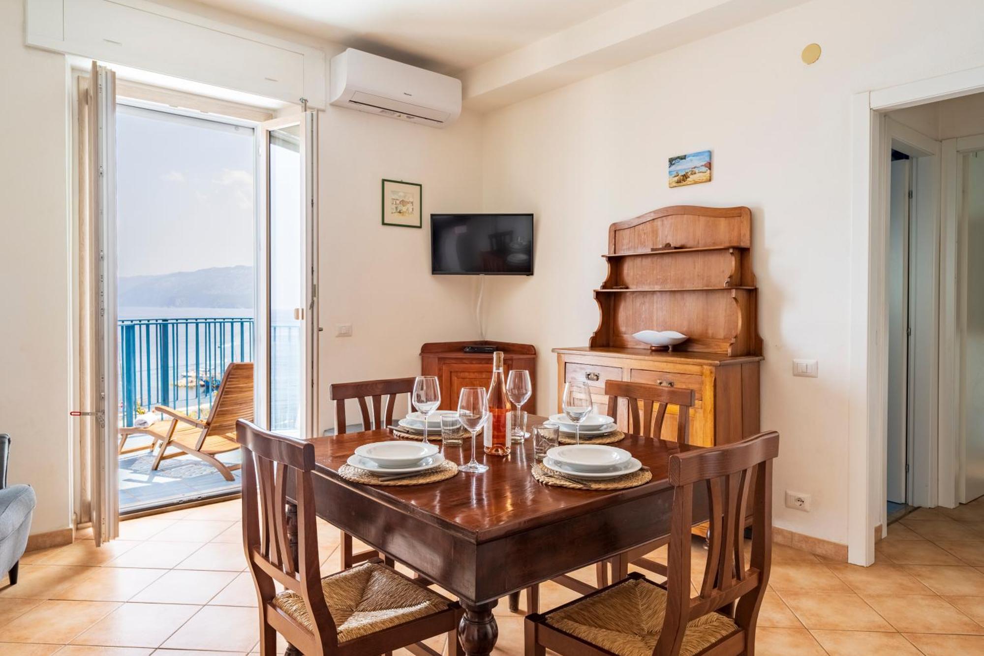 Апартаменты Seaview House Кала-Гононе Номер фото
