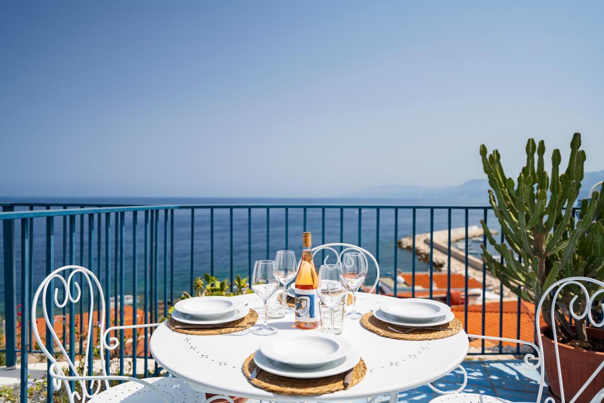 Апартаменты Seaview House Кала-Гононе Экстерьер фото